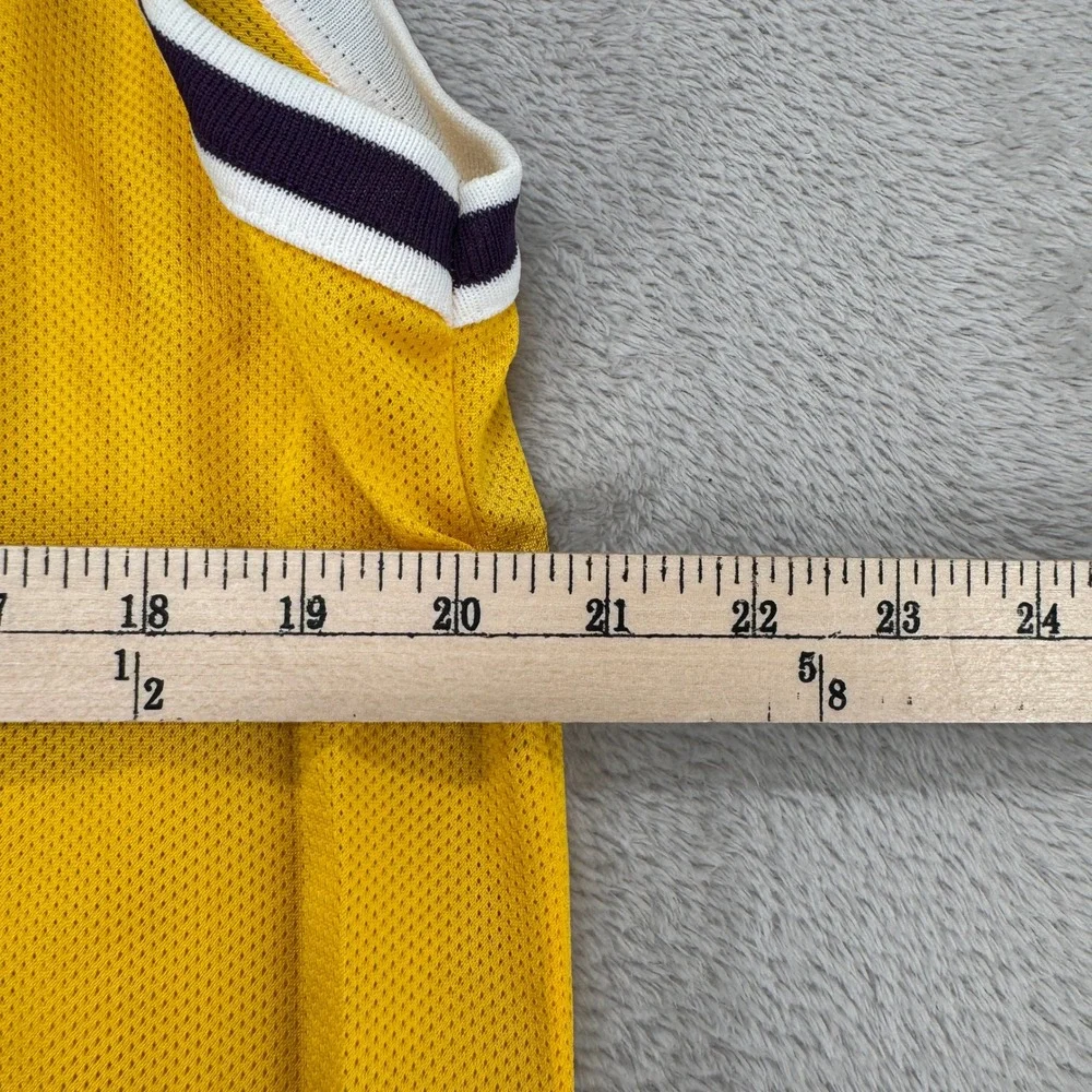 Vintage Champion Mens LA Lakers Nick Van Exel Jersey 44 Yellow Preowned Stains